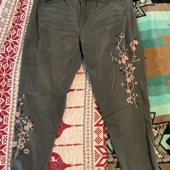 Lane Bryant Denim - Lane Bryant Floral Embroidered jeans